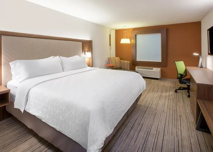 Holiday Inn Express & Suites - Glendale Downtown