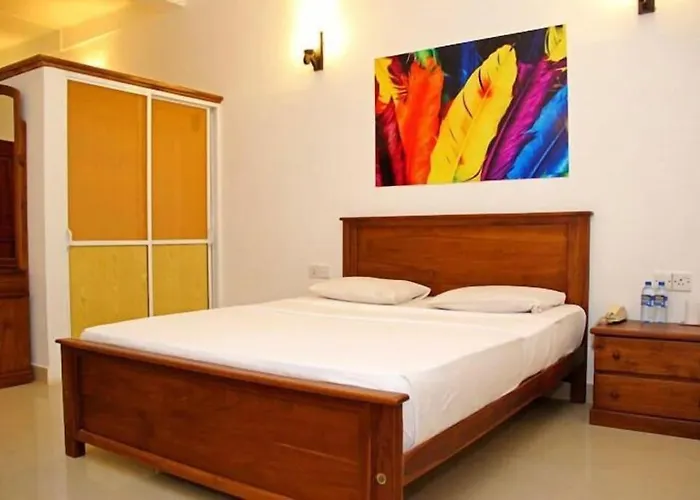 Oyo 246 Roy Villa Beach Hotel