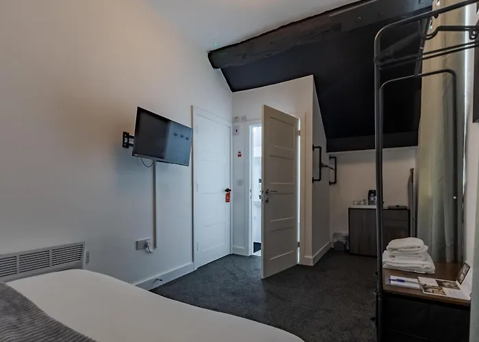 Stay Hub City Centre -Self Check-In Hotel