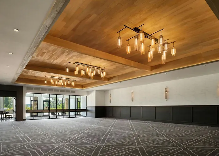 The Somm Hotel & Spa, Autograph Collection