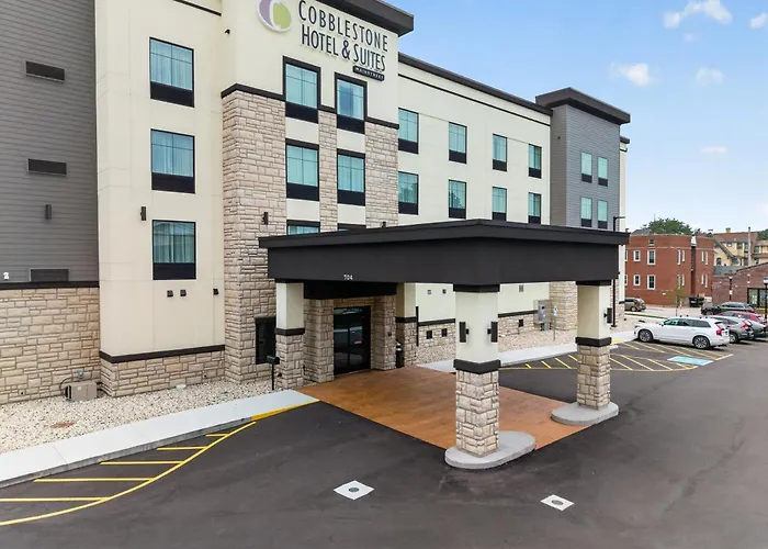 Cobblestone Hotel & Suites Waukesha West Milwaukee