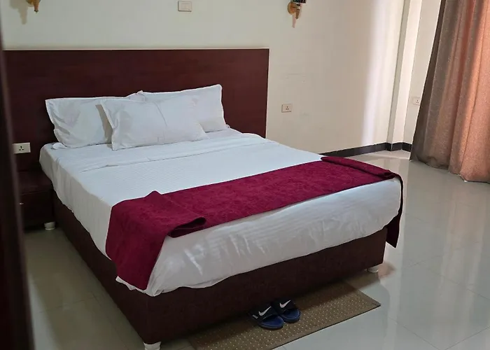 Yiganda Hotel, Safari Tours