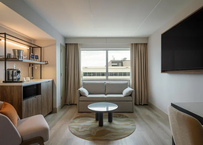 Hilton Winnipeg Airport Suites