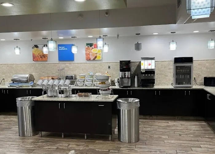 Holiday Inn Express & Suites Eden Prairie - Minneapolis By Ihg