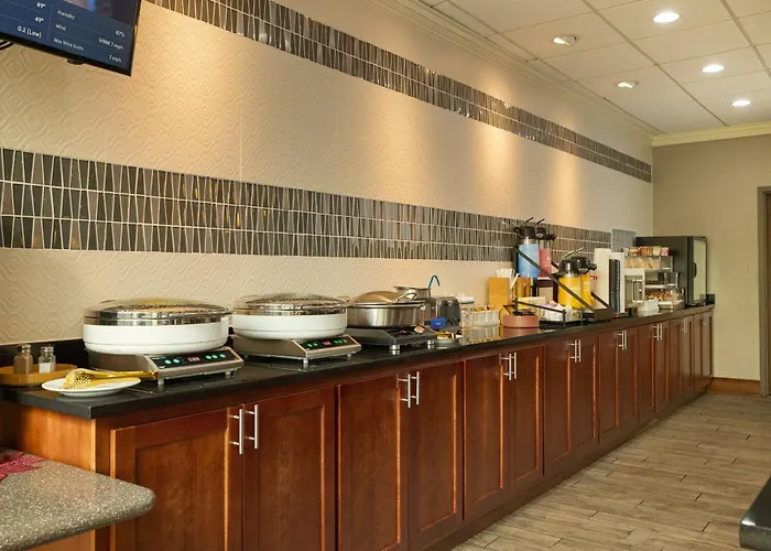 Cottonwood Airport&Expo Hotel Louisville