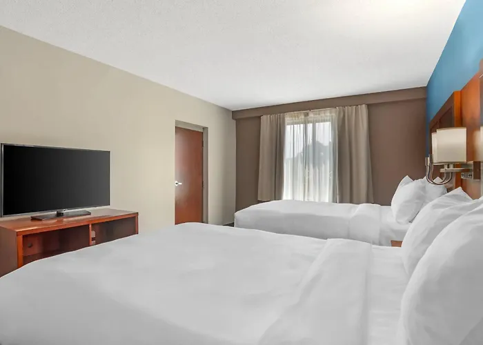 Comfort Suites Huntersville Near Lake Norman