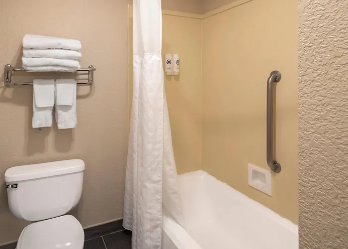 Comfort Suites Red Bluff Near I-5