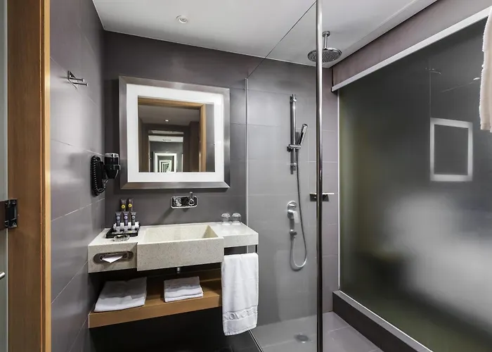 Novotel Yangon Max