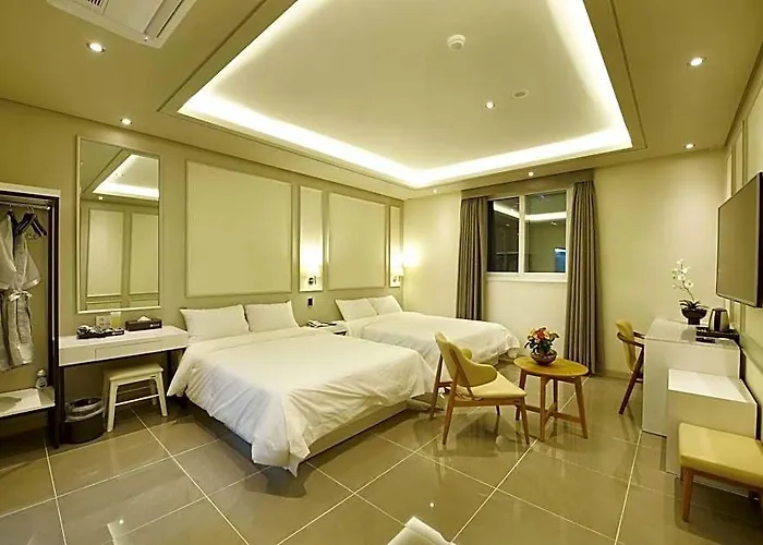 Hotel B