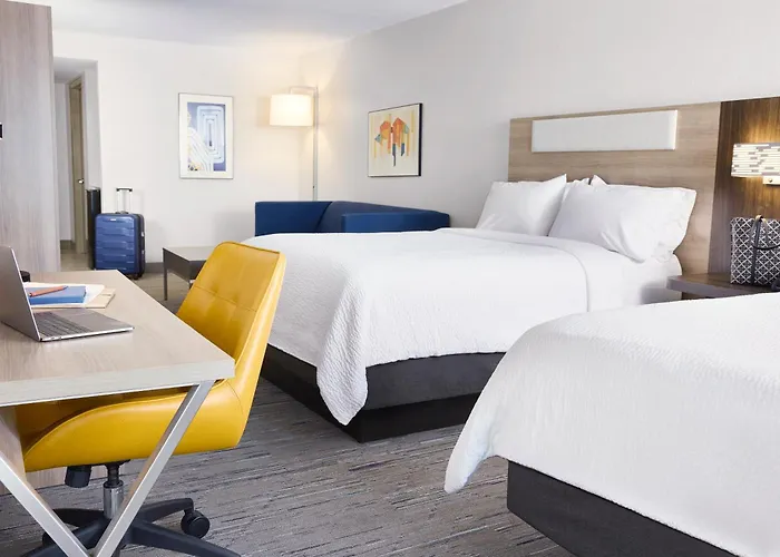 Holiday Inn Express & Suites Sarasota Bradenton By Ihg