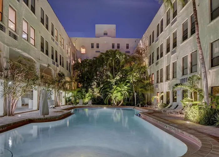 Hemingway Suites At Palm Beach Hotel Island