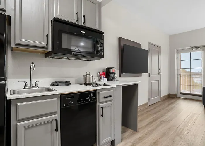 Candlewood Suites Pcb Southeast By Ihg - Fully Renovated
