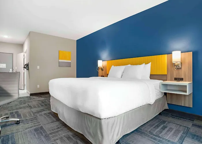 Comfort Inn & Suites Destin Near Henderson Beach