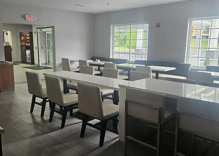 Wingate Suites By Wyndham Youngstown - Austintown