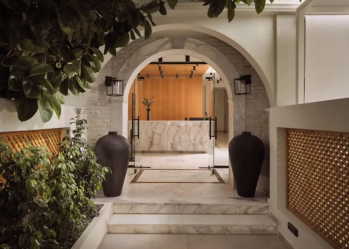 Nikon Boutique Hotel