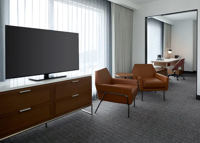 Courtyard By Marriott Montreal Laval