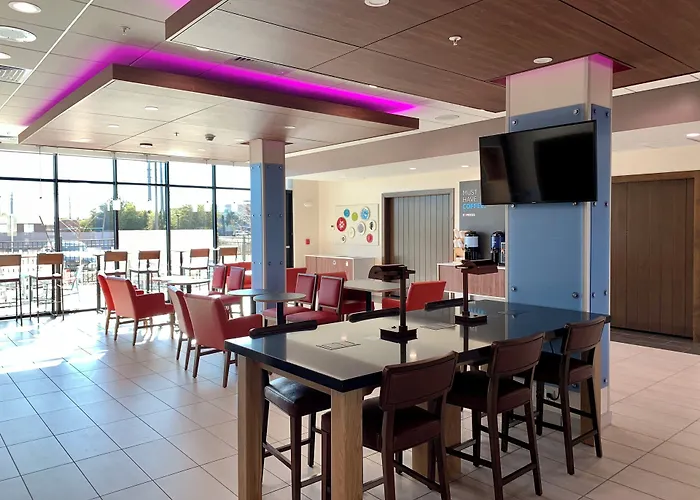 Holiday Inn Express & Suites - Phoenix North - Happy Valley By Ihg