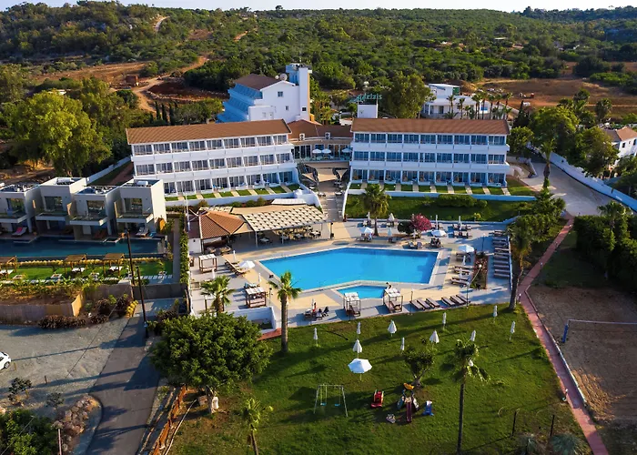 Adelais Bay Hotel