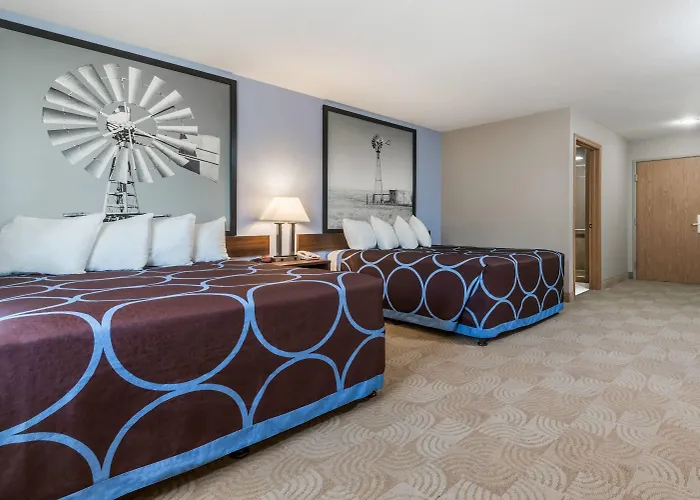 Super 8 By Wyndham Beloit