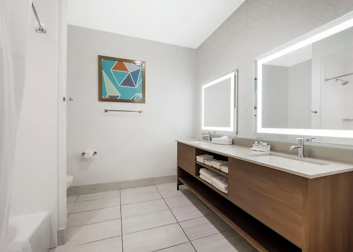 Comfort Suites Richmond East