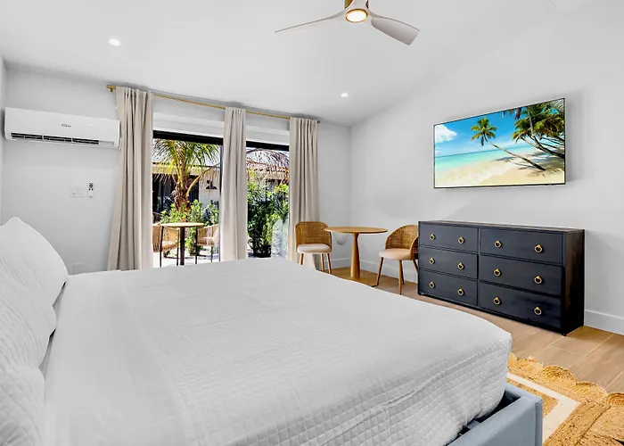 The Retreat At Anna Maria Island Inn