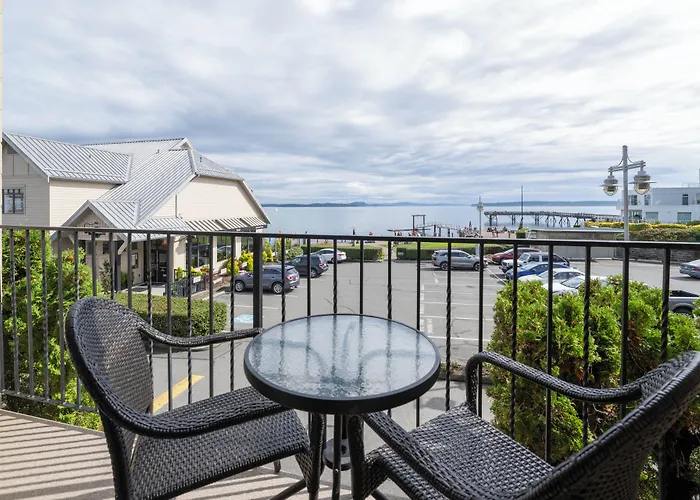 Sidney Waterfront Inn & Suites