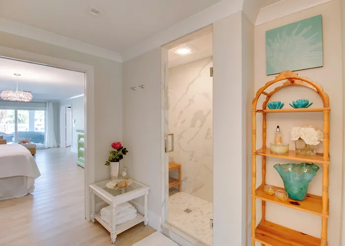 Lavish Vero Beach Escape With Pool, Patio + Dock!