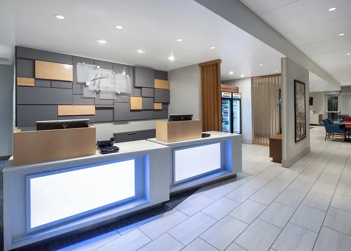 Holiday Inn Express & Suites Chico By Ihg