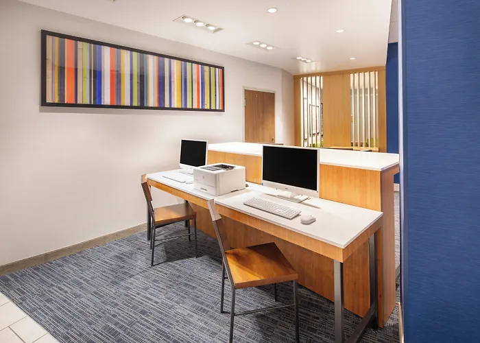 Holiday Inn Express & Suites Chico By Ihg