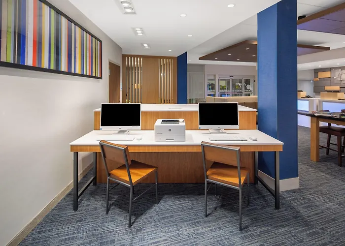 Holiday Inn Express & Suites Chico By Ihg