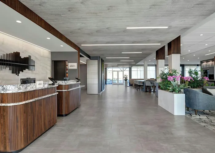 Courtyard By Marriott Hamilton