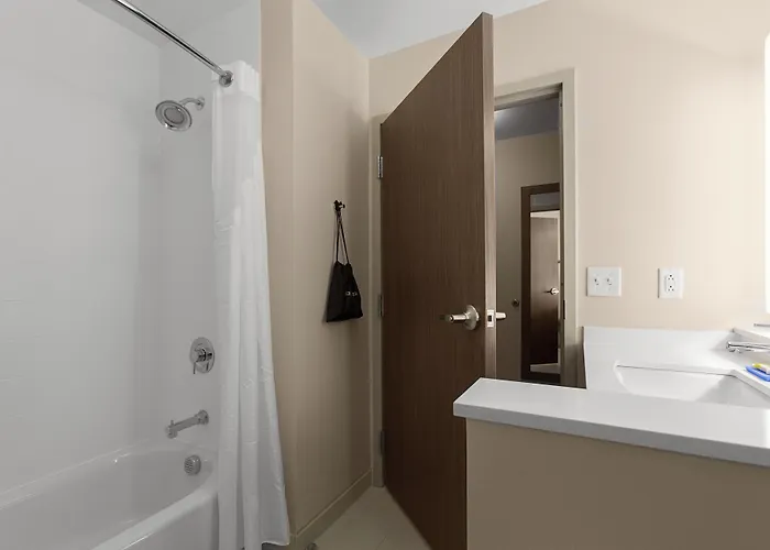 Holiday Inn Express & Suites - Fayetteville South By Ihg
