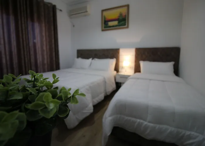 Julia Hotel