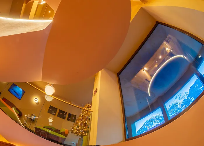 OMAMA Hotel
