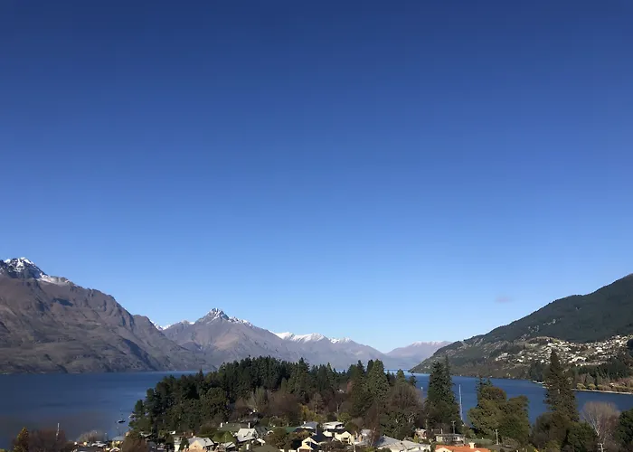 Ramada By Wyndham Queenstown Central