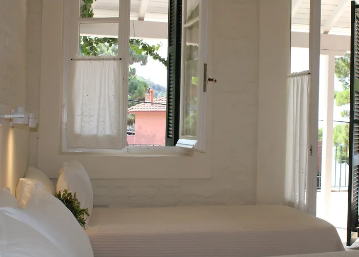Zefiros Traditional Hotel
