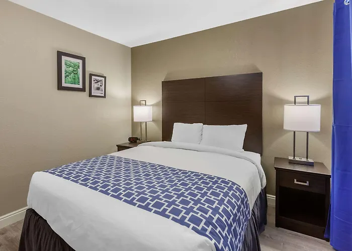Rodeway Inn & Suites Ontario