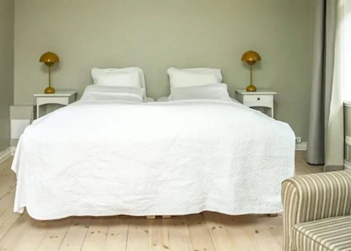 Lindstrom Hotel