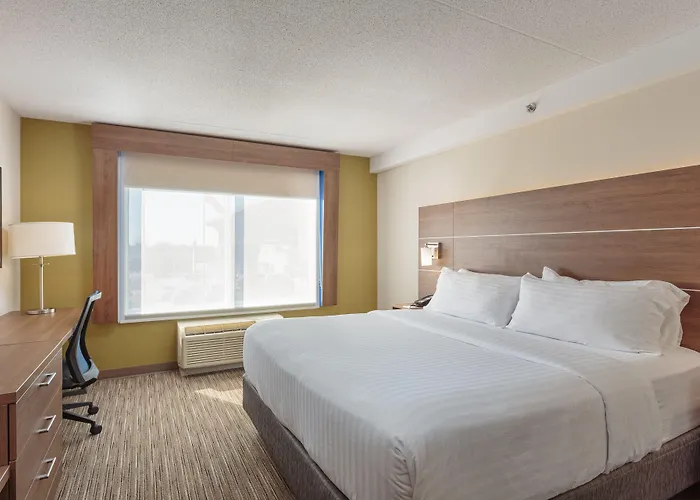 Holiday Inn Express & Suites - Belleville By Ihg