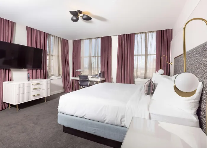 The Kelly Birmingham, Tapestry Collection By Hilton