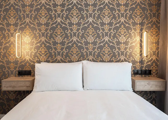 The Orange House Boutique Hotel And Upstairs Rooftop Bar Center Of La Cala De Mijas 100M From The Beach