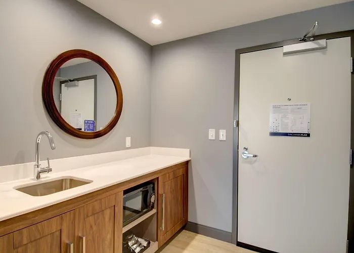 Hampton Inn & Suites Portland West