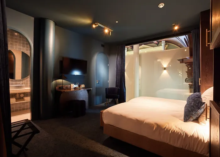 Heavens Hotel