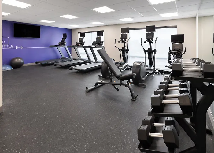 Holiday Inn Express & Suites Waynesboro East