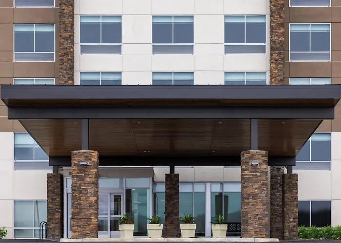 Holiday Inn Express & Suites Waynesboro East