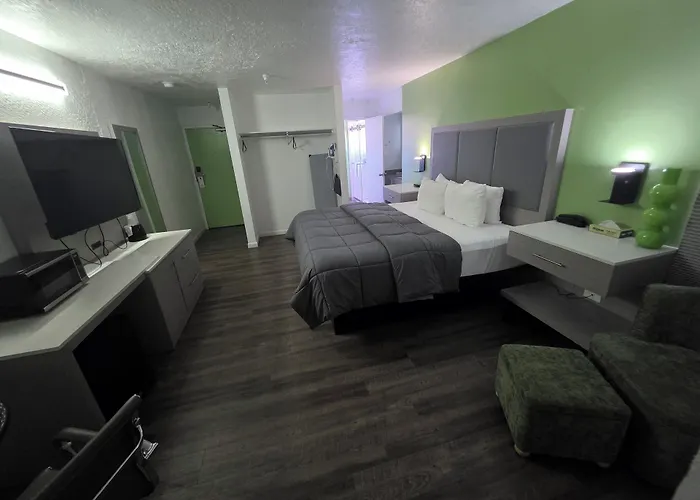 The Aqua Pacific Hotel