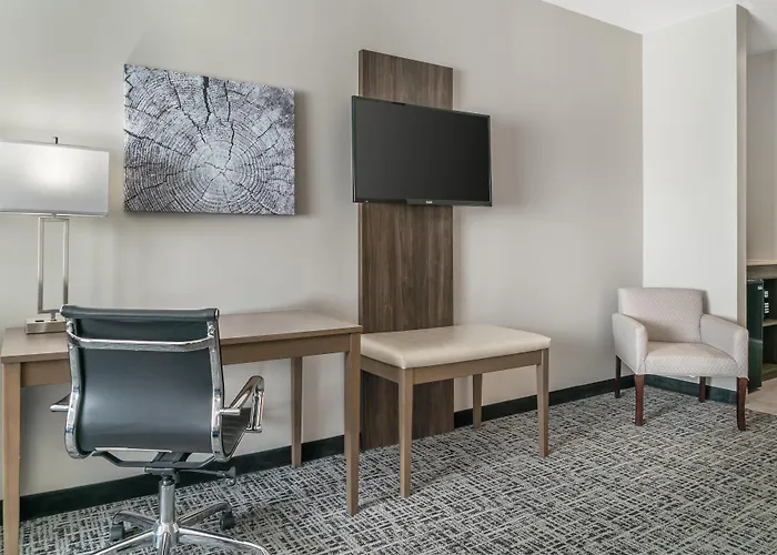 Best Western Plus Wayland Hotel