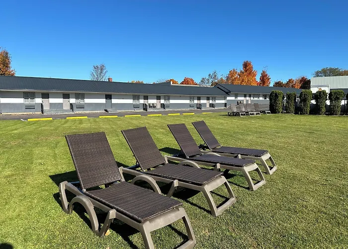 Glengarry Extended Stays