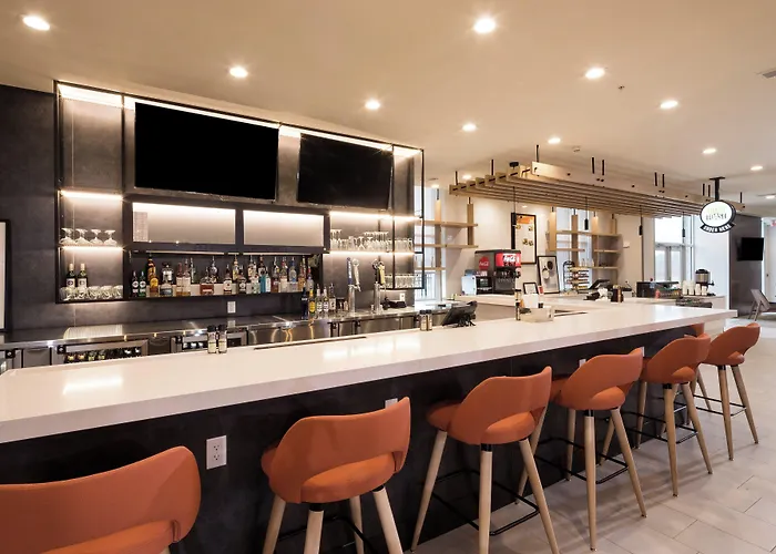 Holiday Inn & Suites Kalamazoo West