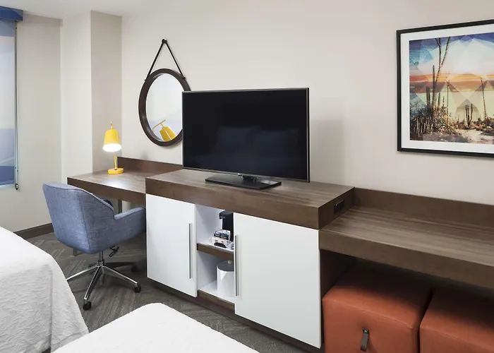Hampton Inn & Suites Phoenix Downtown